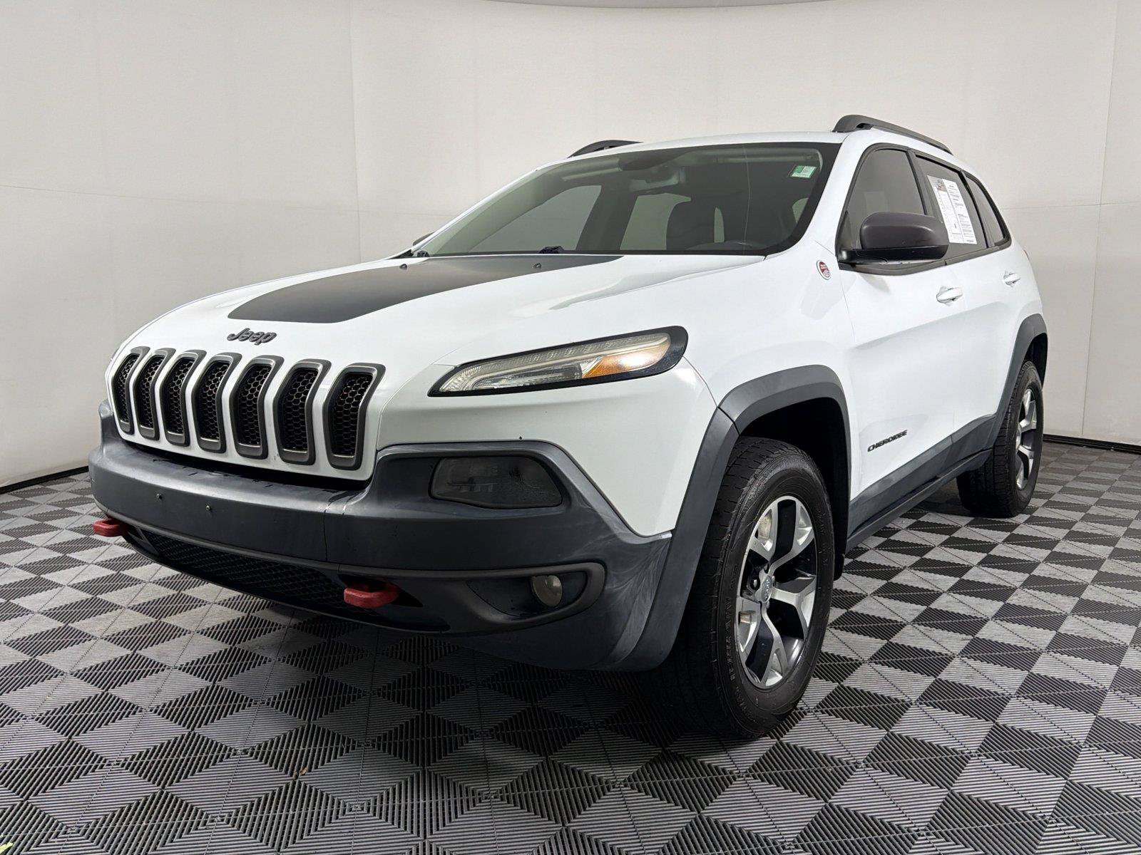 Used 2014 Jeep Cherokee Trailhawk w/ Leather Interior Group AWD/4WD image 3