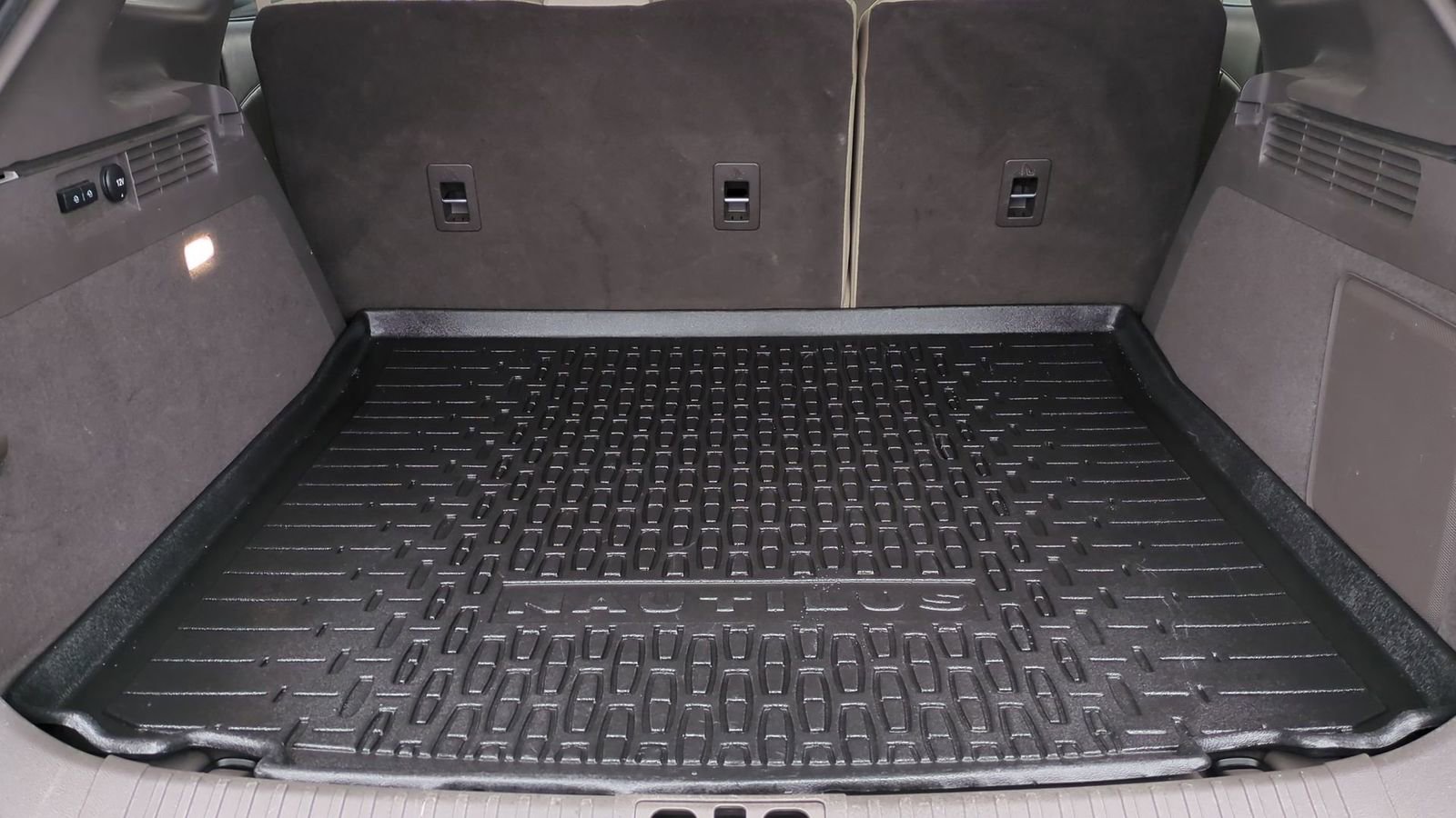 Used 2022 Lincoln Nautilus Reserve AWD/4WD image 41