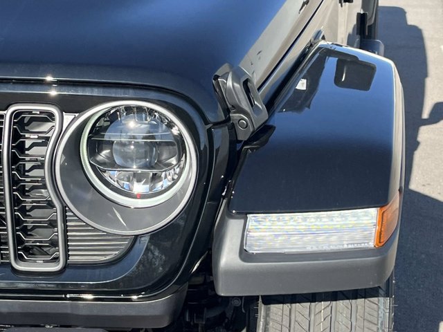 New 2026 Jeep Gladiator Mojave AWD/4WD image 9