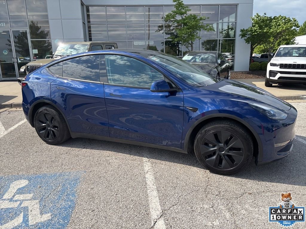 Used 2024 Tesla Model Y Long Range RWD image 34