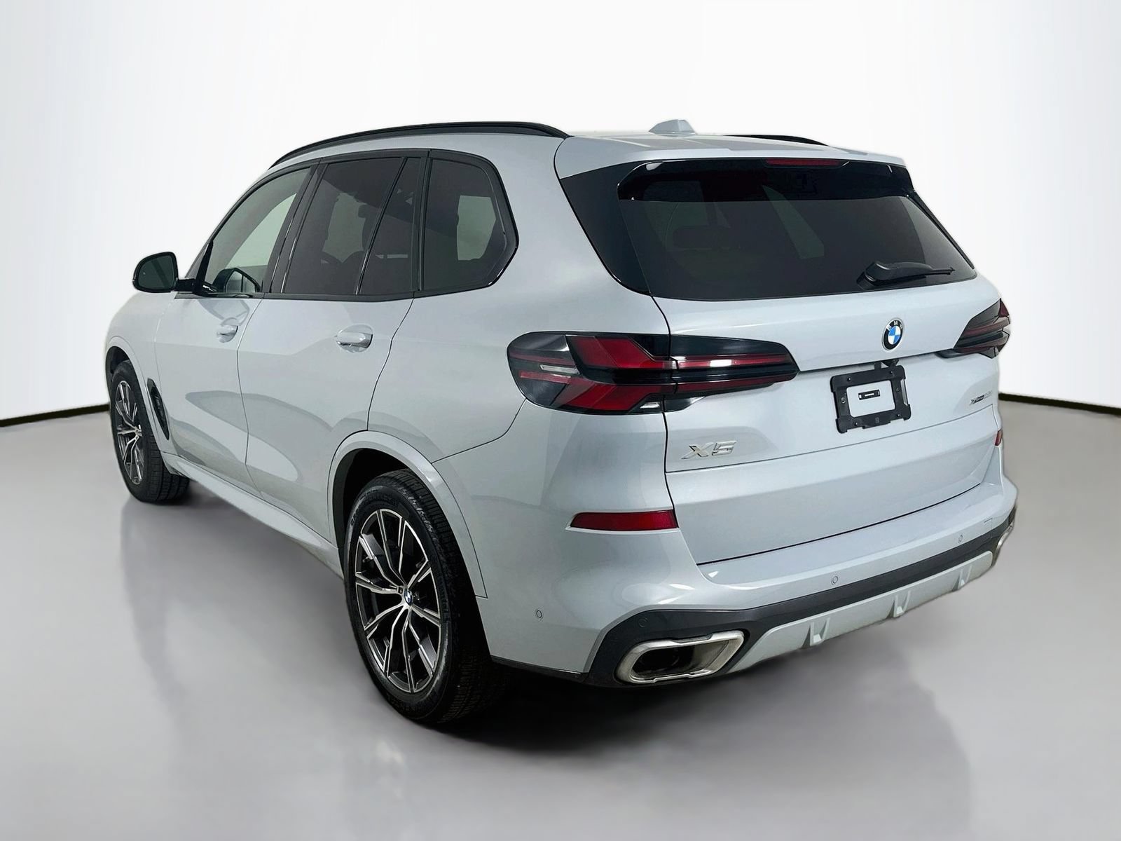Used 2026 BMW X5 xDrive40i w/ M Sport Package AWD/4WD image 7