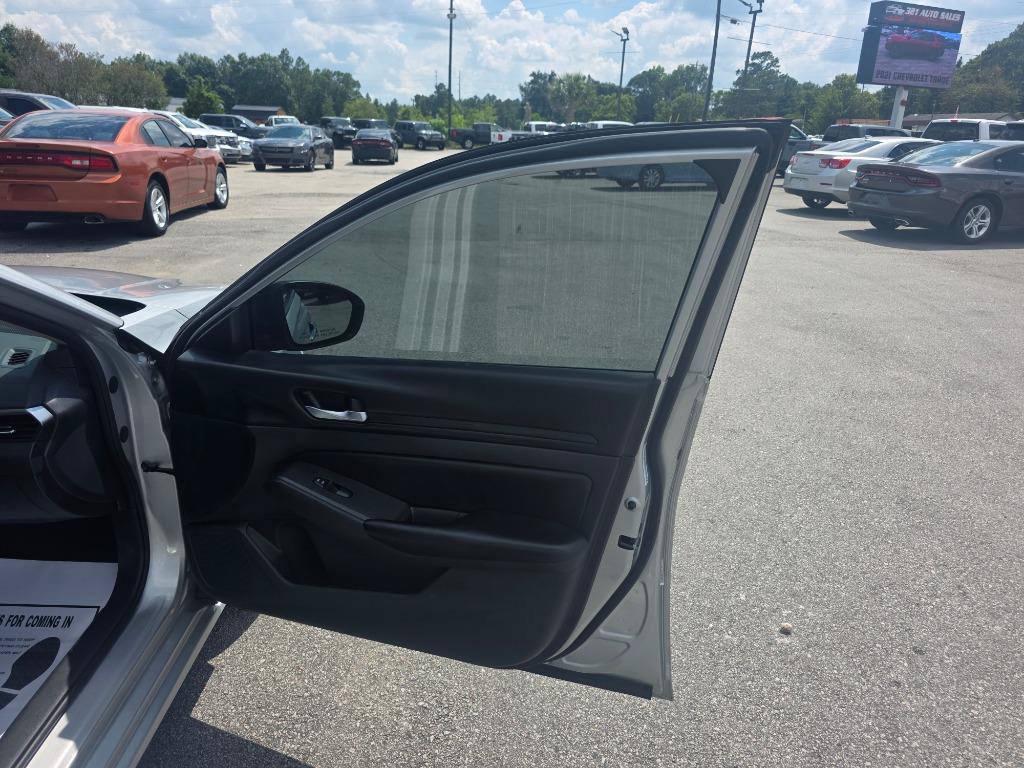 Used 2022 Nissan Altima 2.5 S FWD image 10