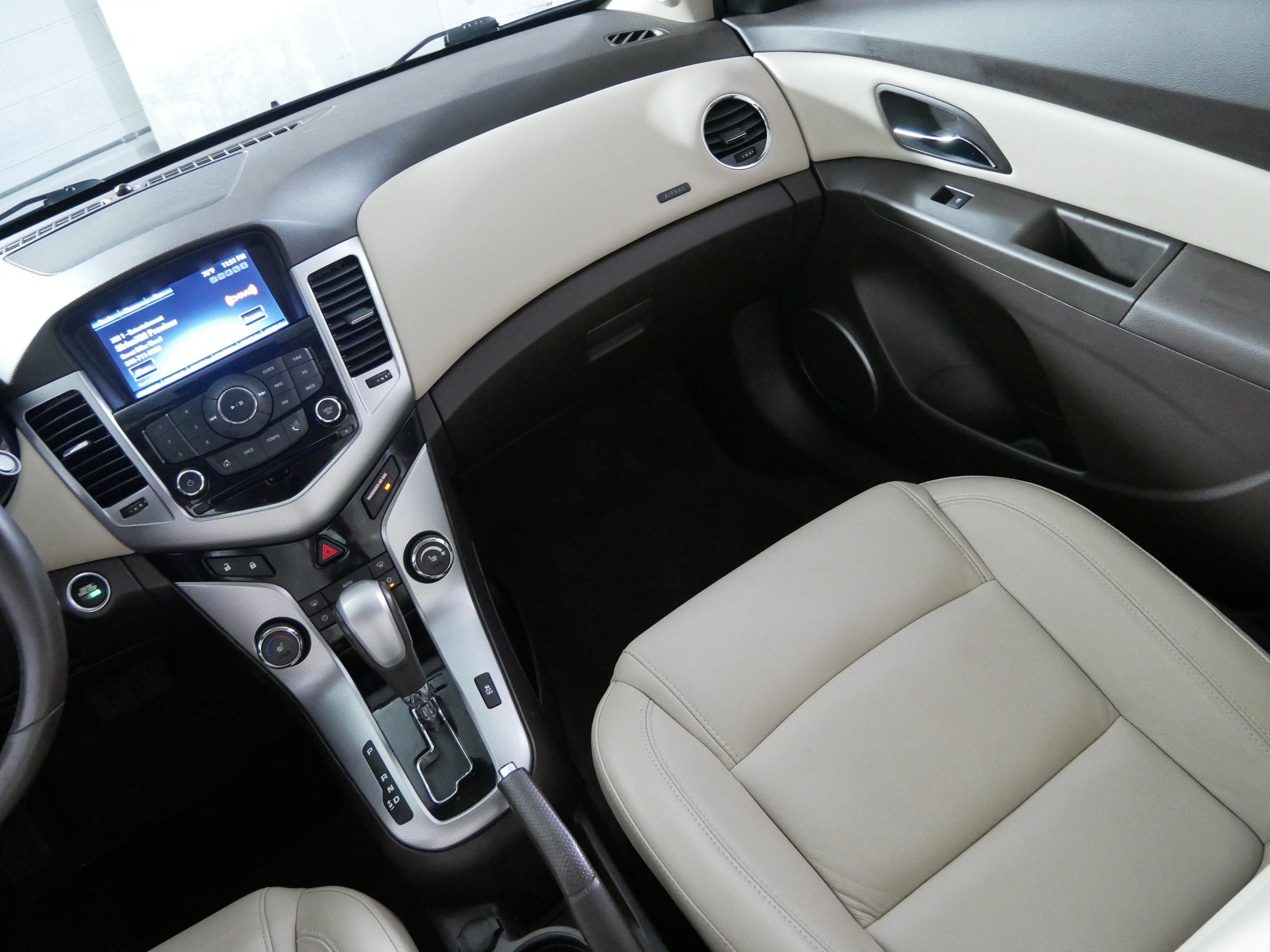 Used 2013 Chevrolet Cruze LTZ FWD image 11