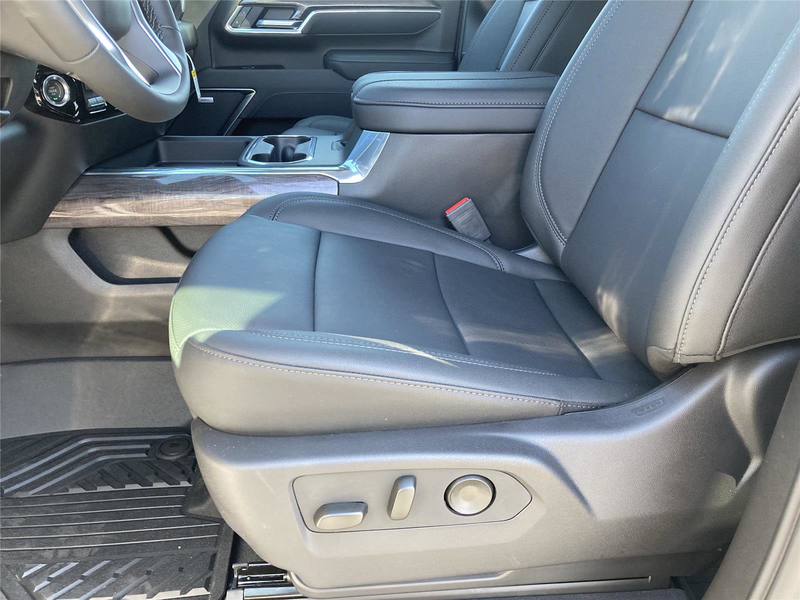 New 2026 Chevrolet Silverado 2500 LTZ w/ LTZ Convenience Package image 21