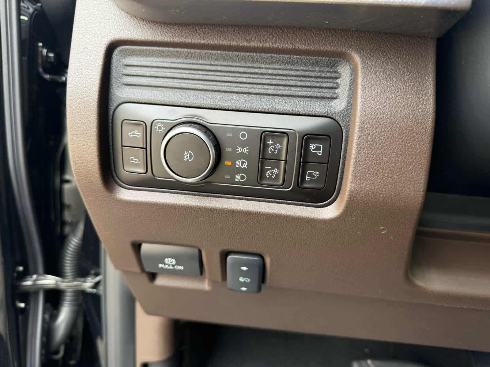 New 2026 Ford F350 King Ranch w/ FX4 Off-Road Package image 12