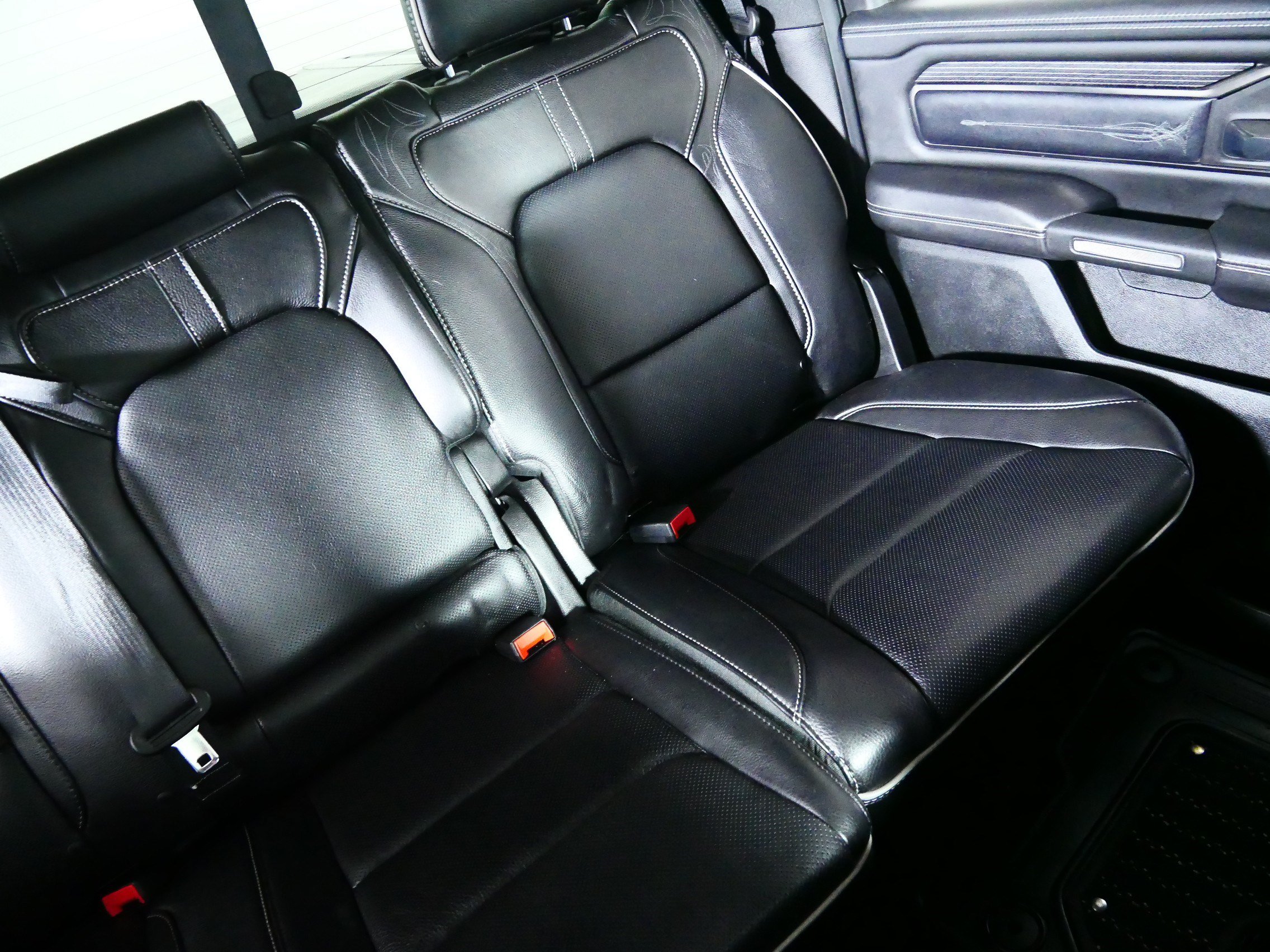 Used 2019 RAM 1500 Limited AWD/4WD image 14