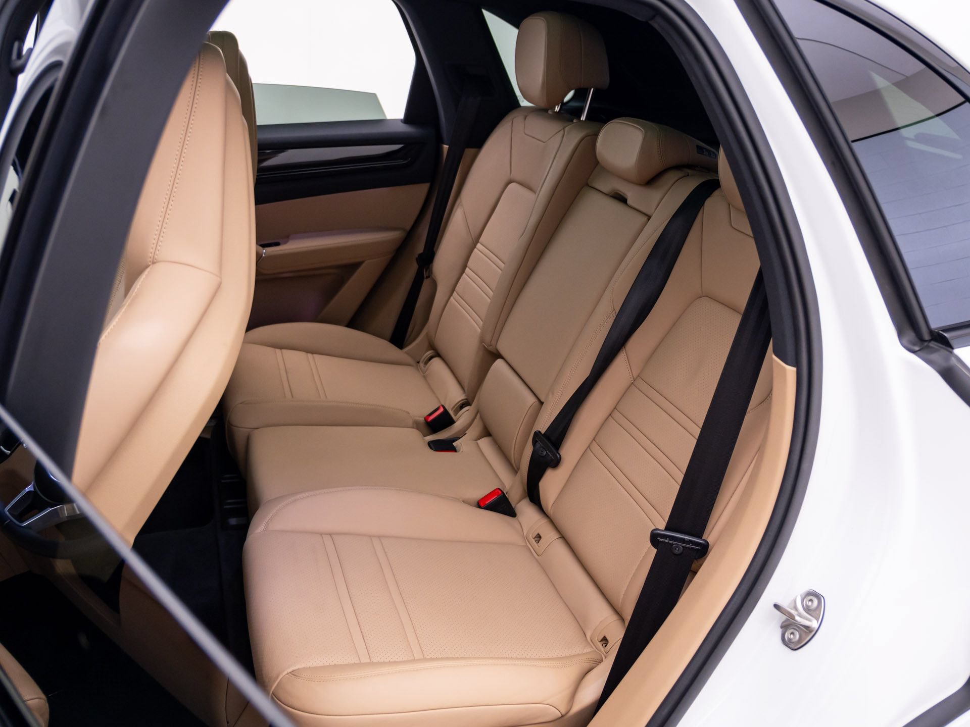 Certified 2023 Porsche Cayenne AWD/4WD image 17