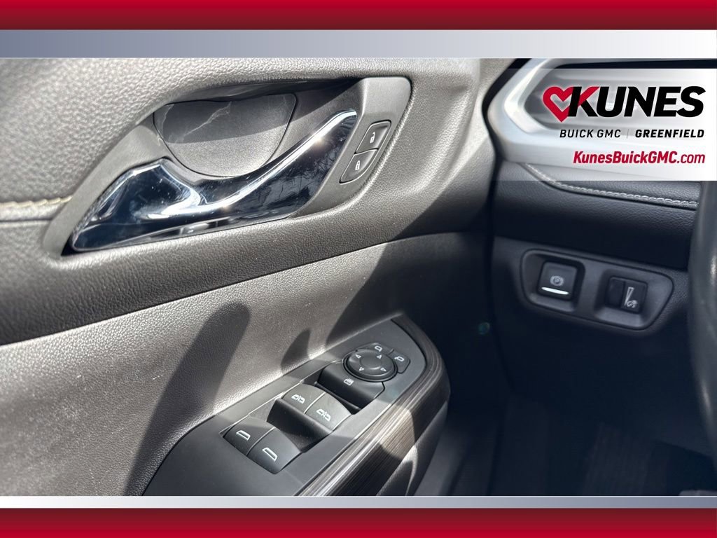 Used 2023 GMC Acadia SLT image 29