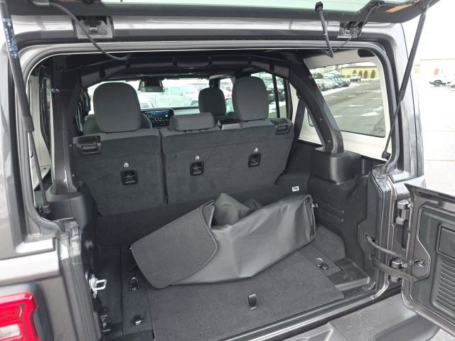 Used 2025 Jeep Wrangler Unlimited Sahara w/ Safety Group image 46
