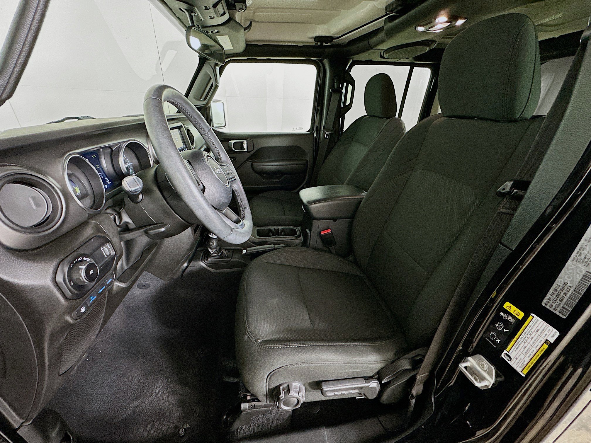 Used 2023 Jeep Wrangler Unlimited w/ Cold Weather Group image 13