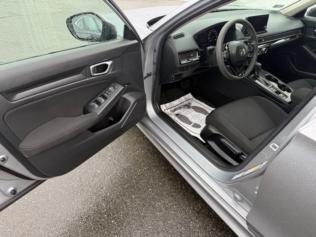 Used 2023 Honda Civic LX image 9