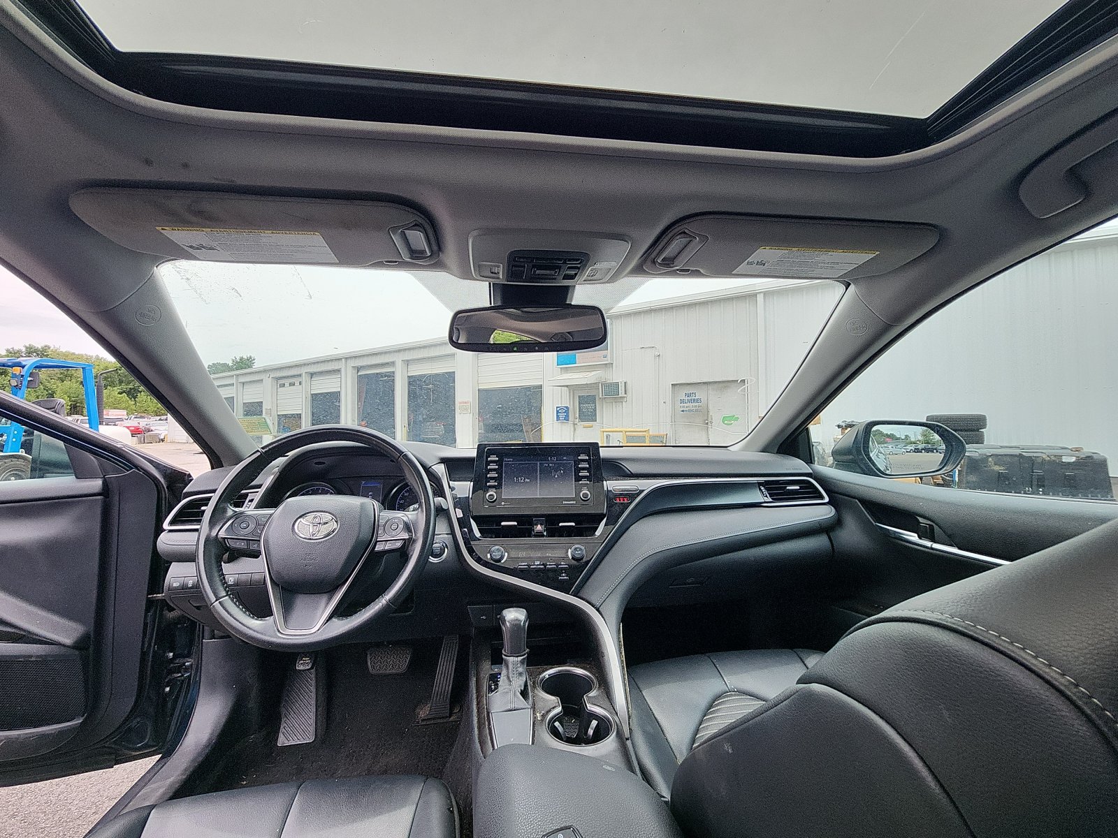 Used 2021 Toyota Camry SE w/ Convenience Package FWD image 20