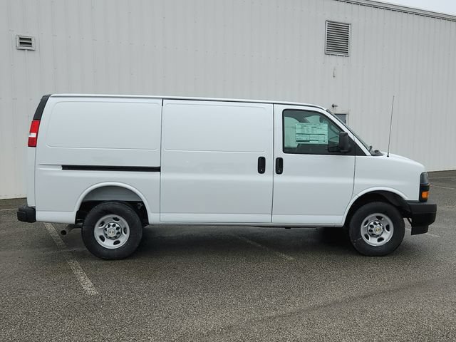 New 2026 Chevrolet Express 3500 RWD image 8