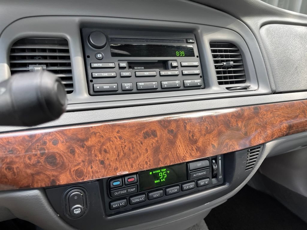 Used 2005 Mercury Grand Marquis LS RWD image 3