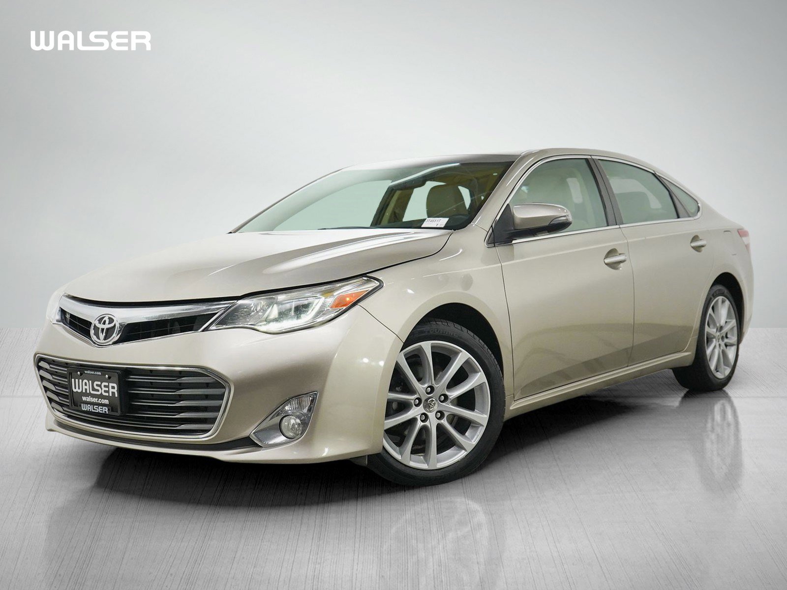 Used 2013 Toyota Avalon Limited FWD image 1