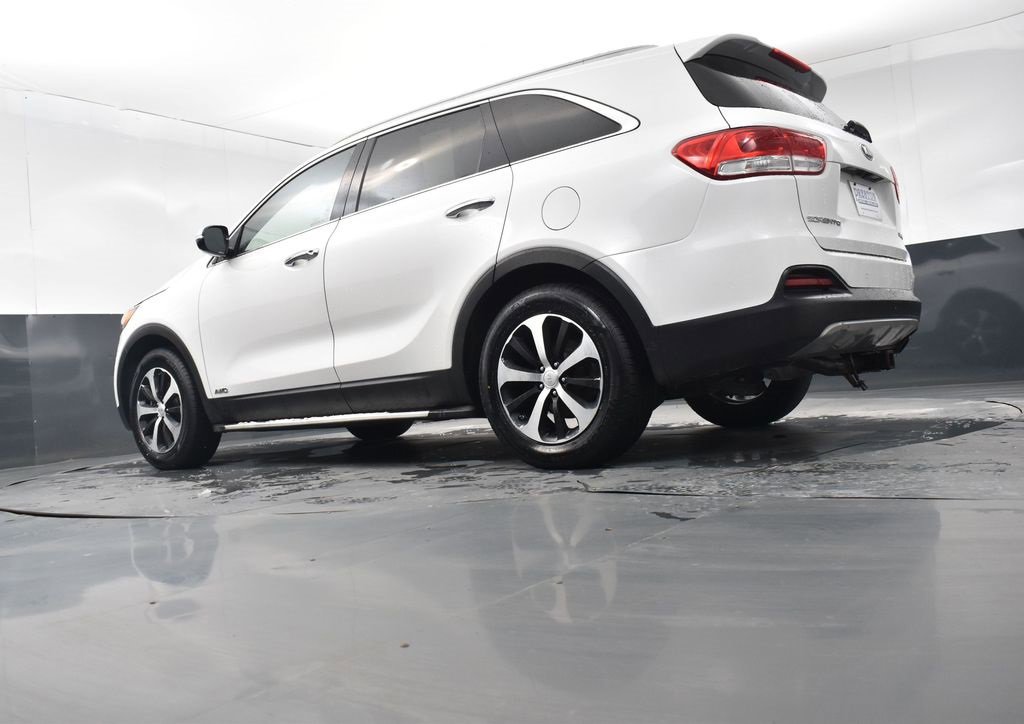 Used 2016 Kia Sorento EX image 25