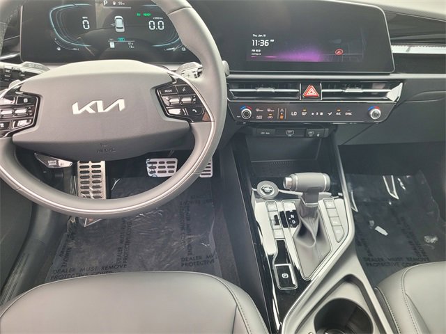 New 2025 Kia Niro EX Touring image 19