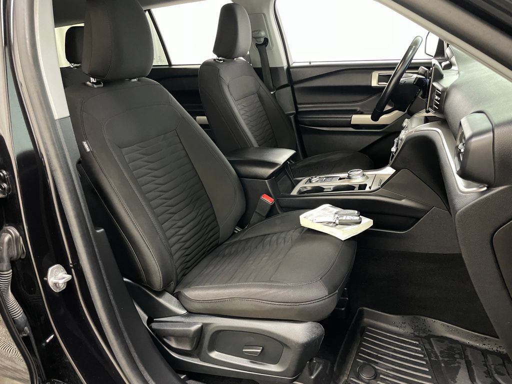 Used 2021 Ford Explorer XLT AWD/4WD image 39