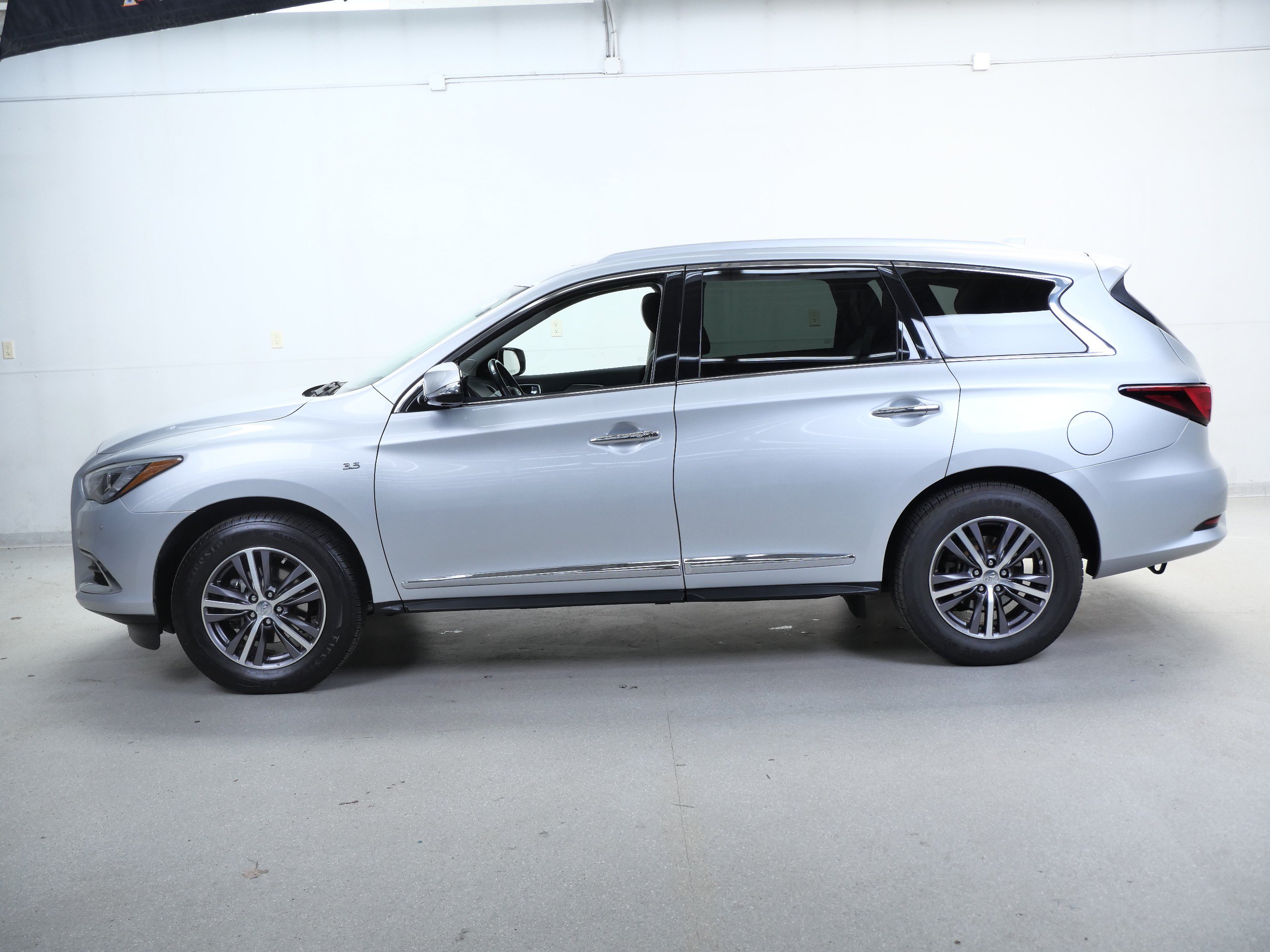 Used 2018 INFINITI QX60 FWD w/ Premium Plus Package image 10