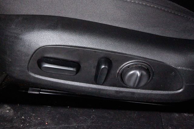 Used 2020 Chevrolet Malibu LT FWD image 12
