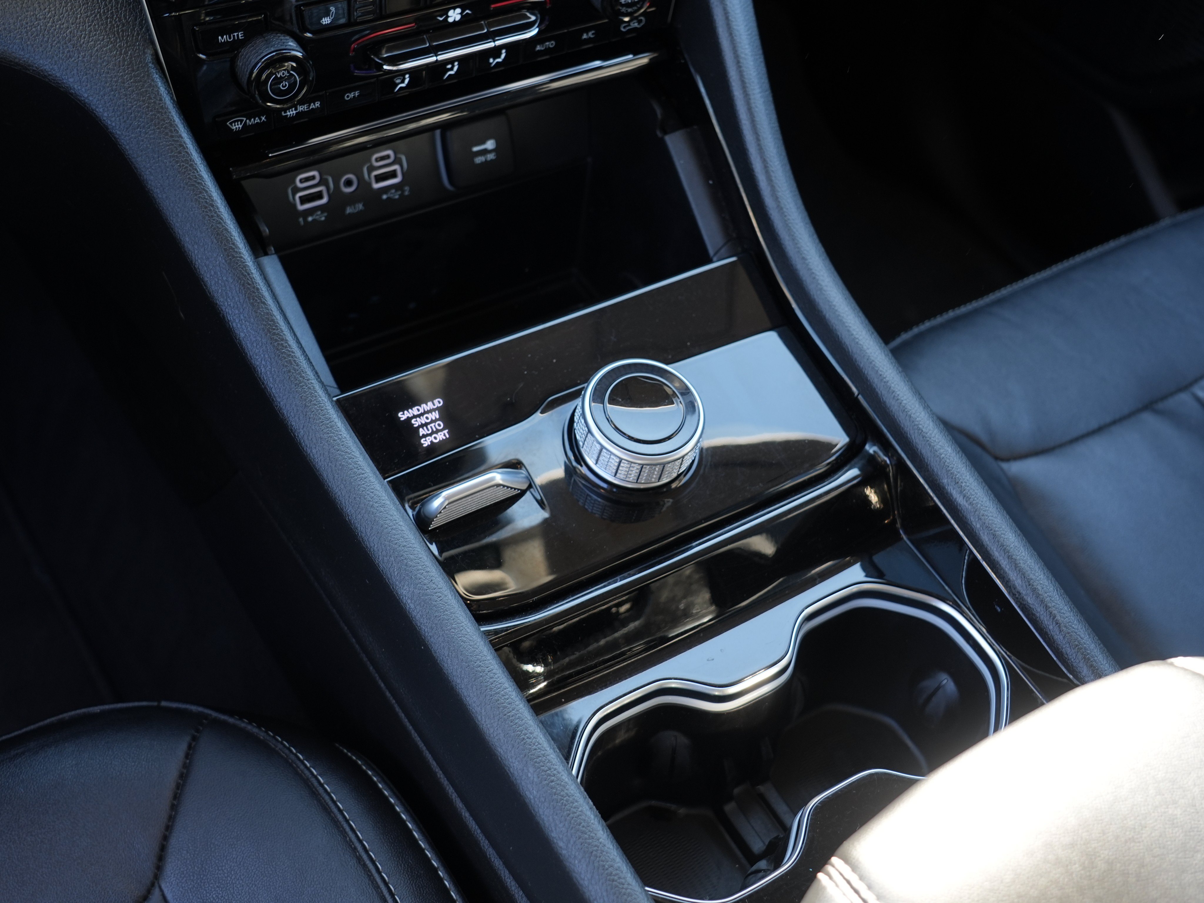 Used 2023 Jeep Grand Cherokee Limited AWD/4WD image 24