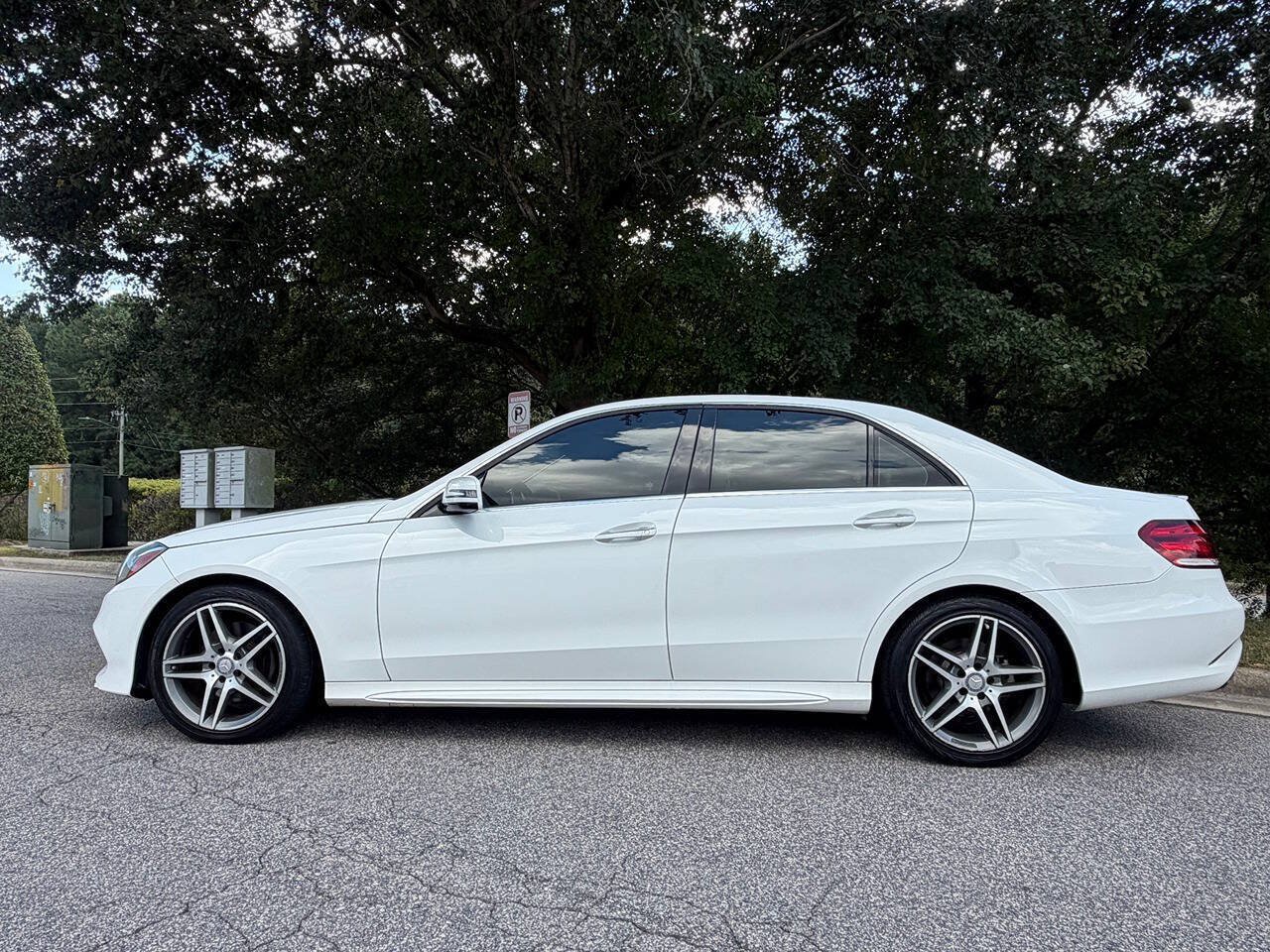 Used 2014 Mercedes-Benz E 350 4MATIC Sedan w/ Premium 1 Package image 9
