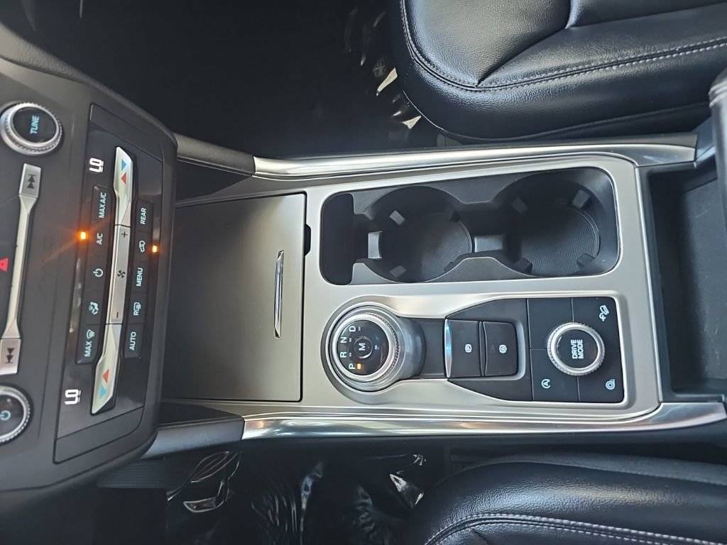 Used 2020 Ford Explorer XLT w/ Equipment Group 202A AWD/4WD image 21