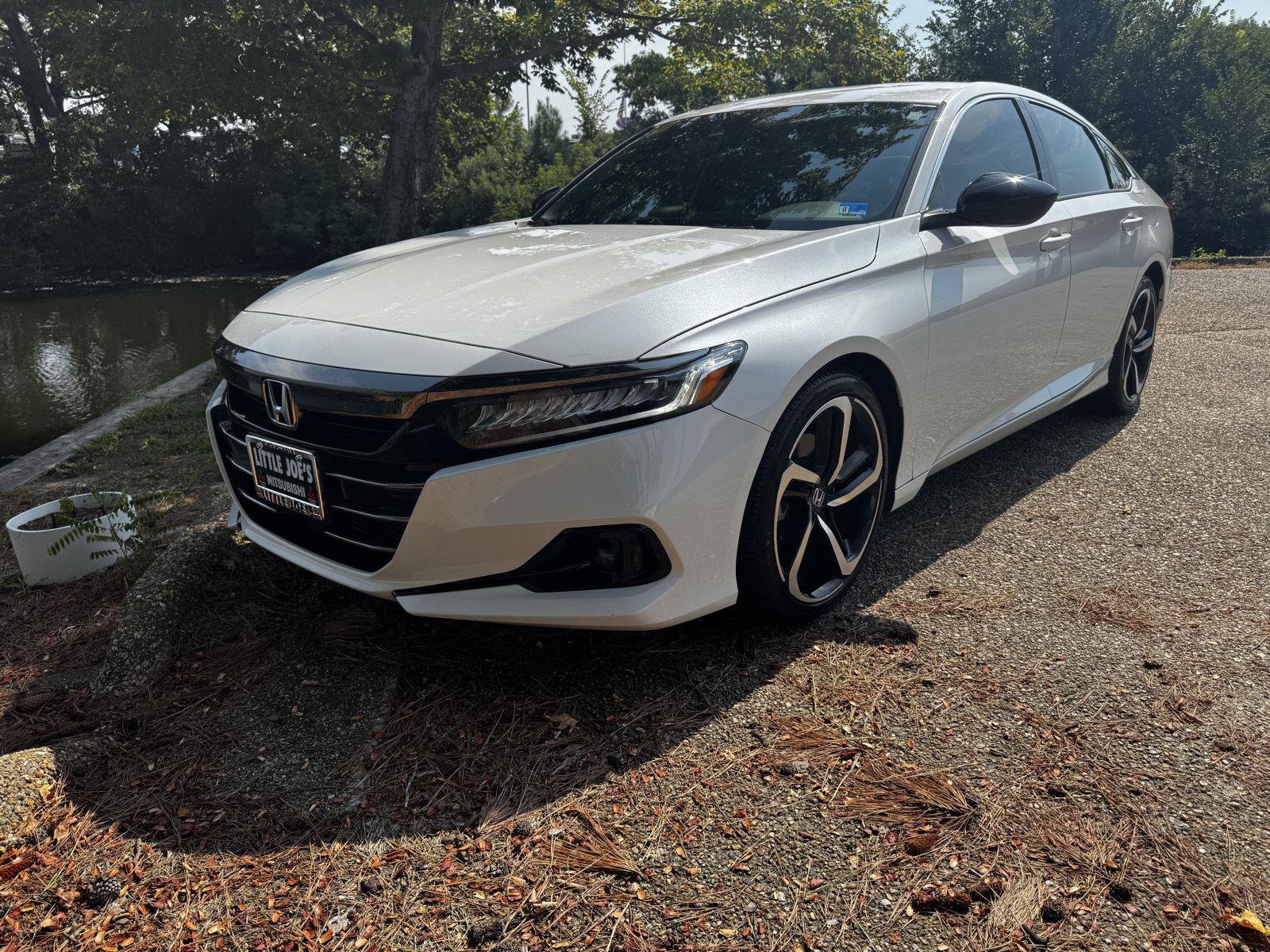 Used 2022 Honda Accord Sport image 11