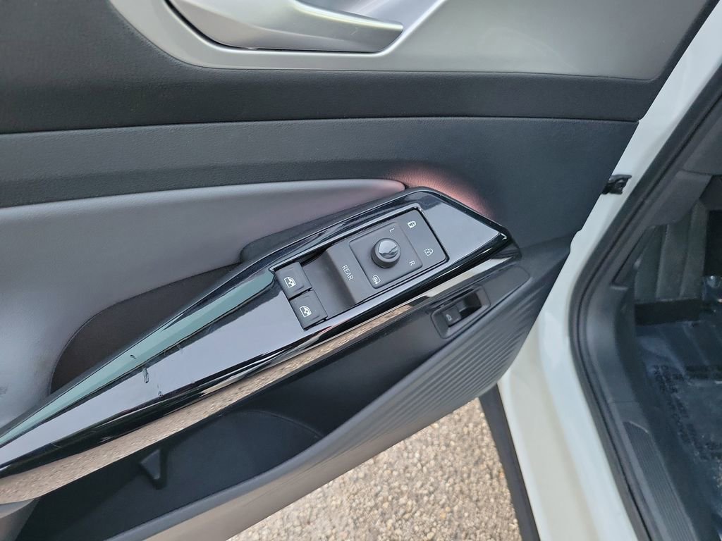 Used 2023 Volkswagen ID.4 S image 17