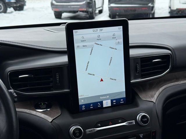 Used 2020 Ford Explorer Platinum w/ Premium Technology Package image 3