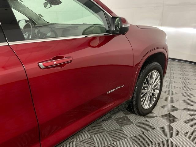 Used 2024 GMC Acadia Denali image 9