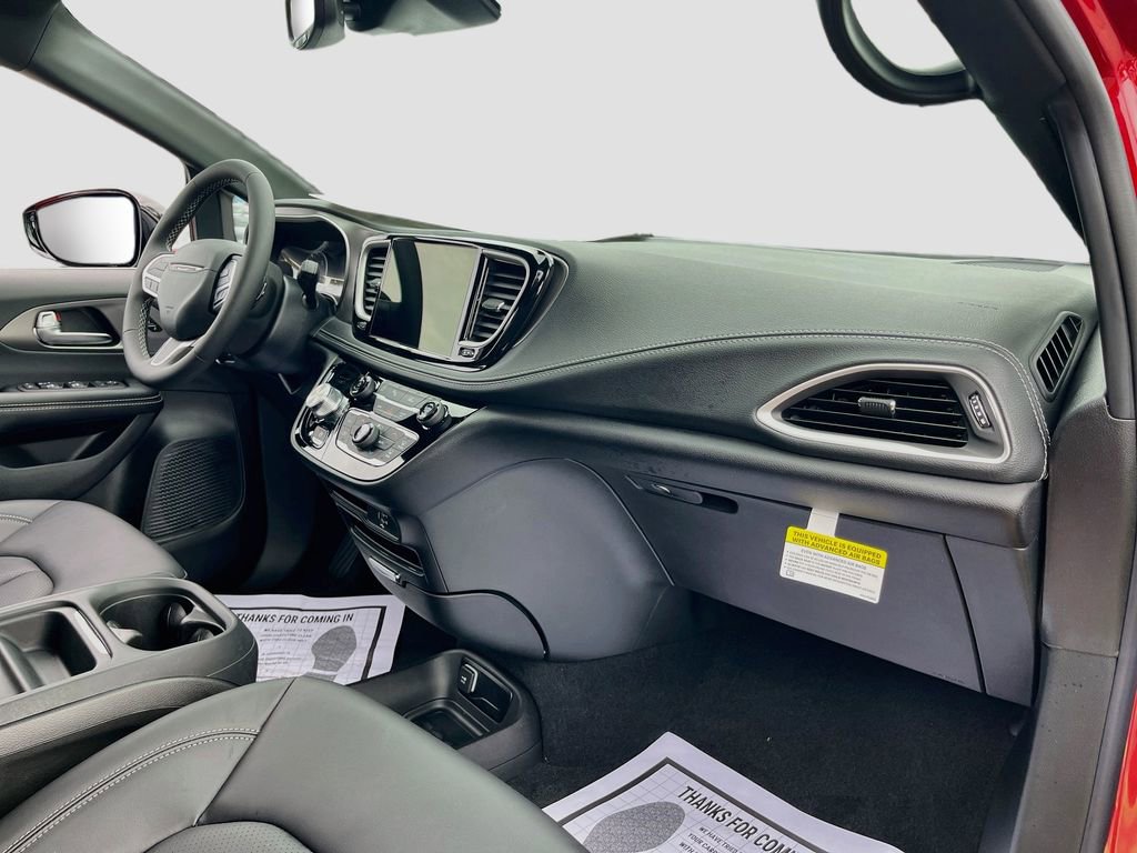 New 2027 Chrysler Pacifica Select FWD image 27