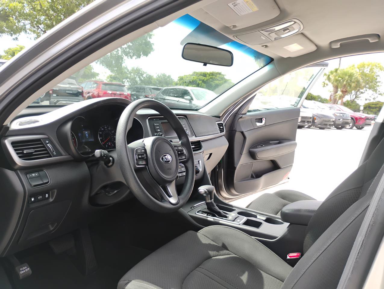 Used 2017 Kia Optima LX FWD image 32