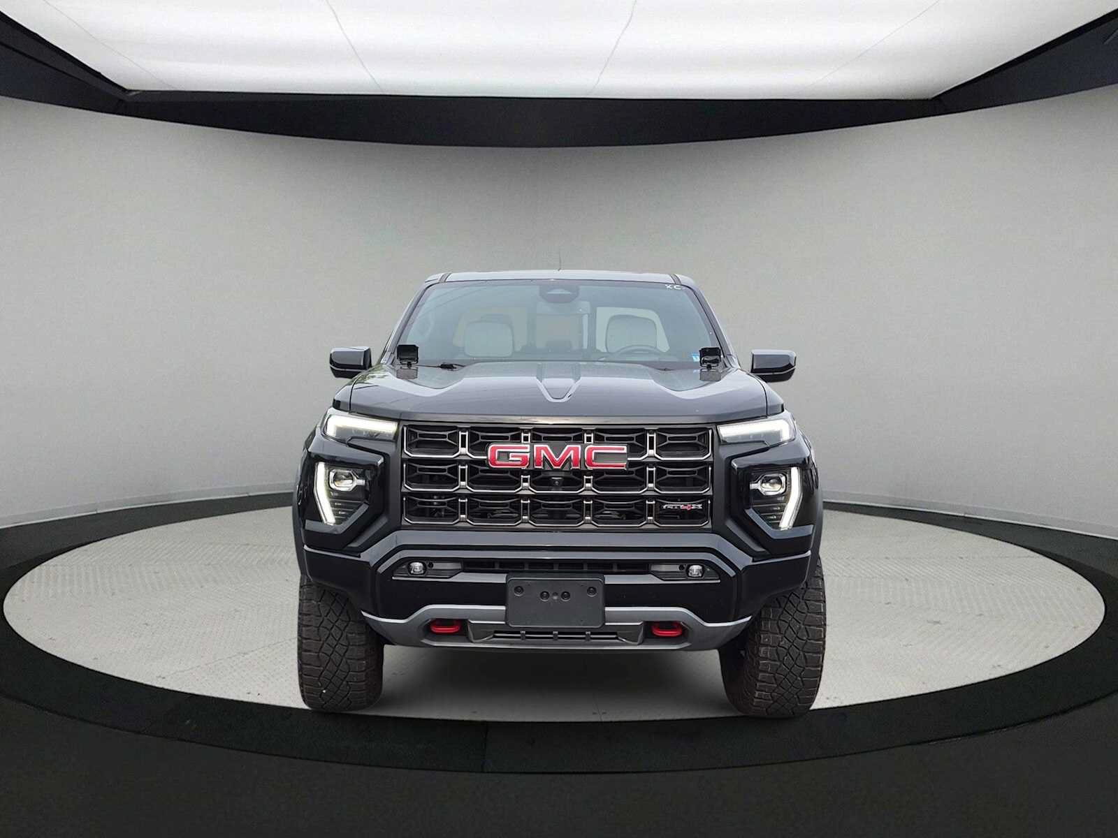 Used 2024 GMC Canyon AT4X AWD/4WD image 3