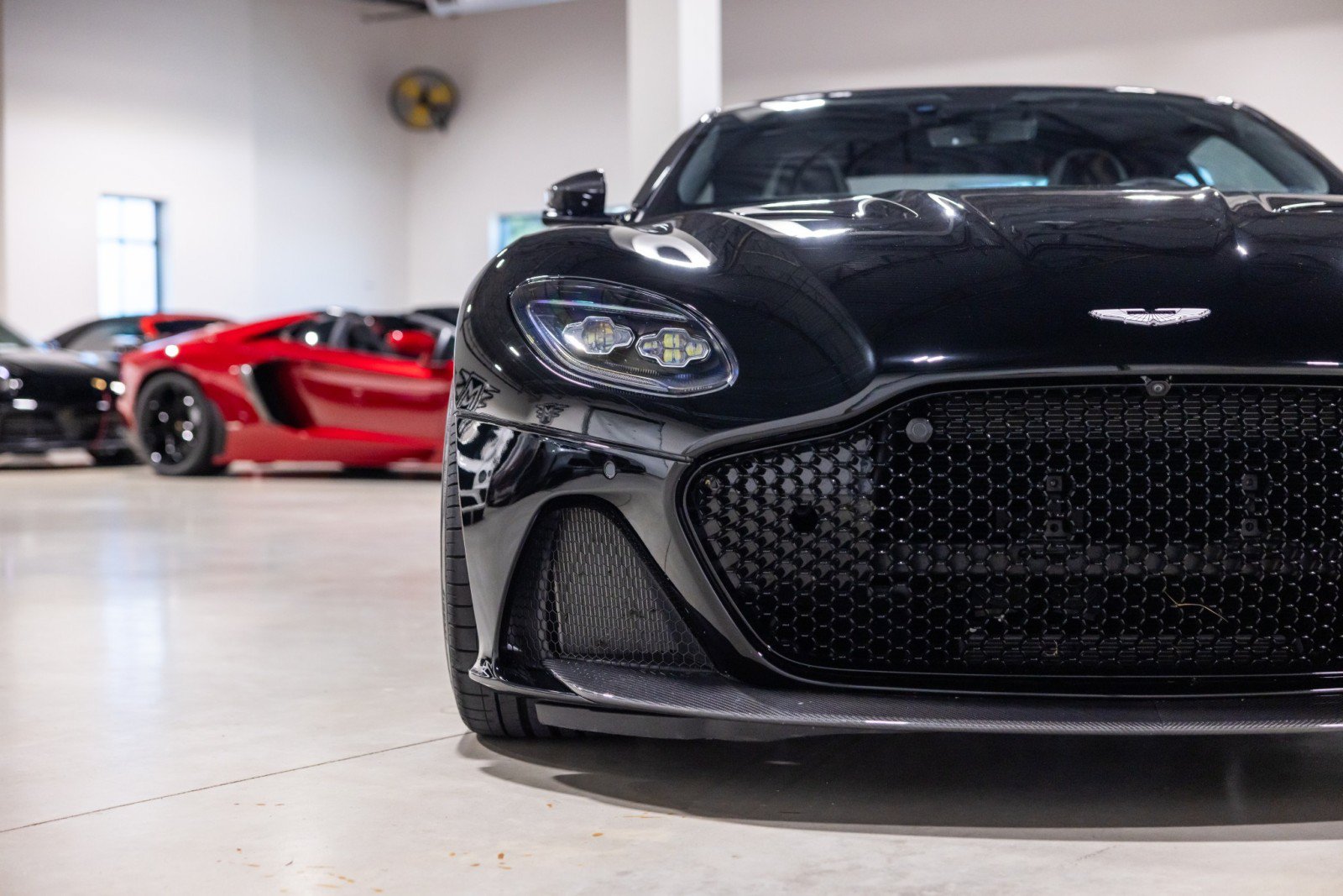 Used 2022 Aston Martin DBS Superleggera RWD image 25