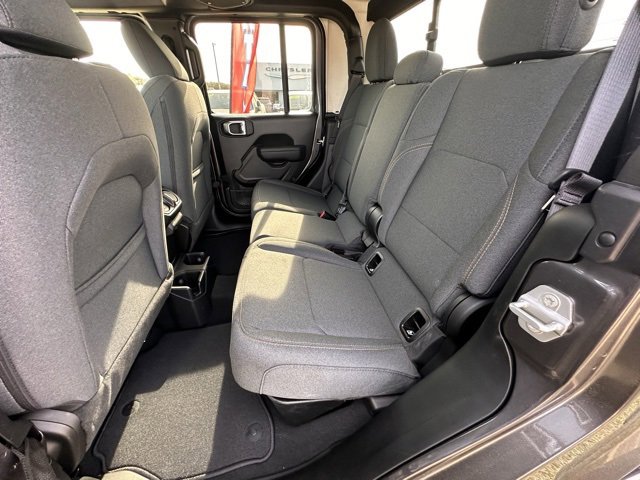 New 2025 Jeep Gladiator Sport image 10