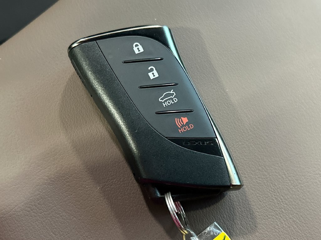 Used 2023 Lexus ES 300h w/ Premium Package FWD image 36