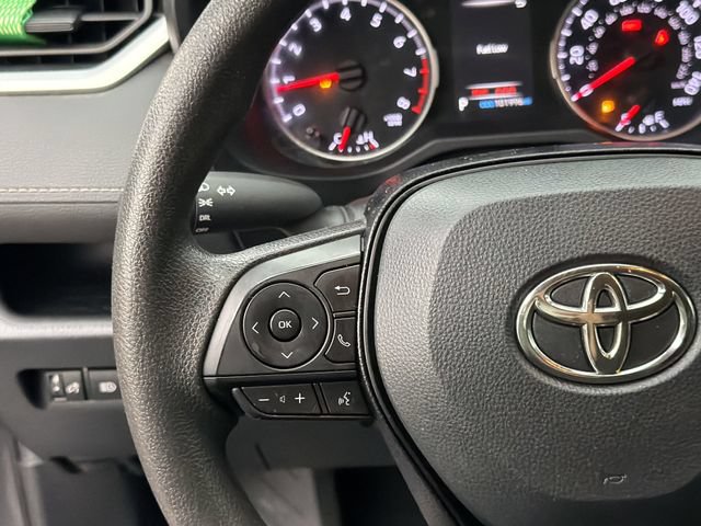 Used 2020 Toyota RAV4 LE FWD image 24