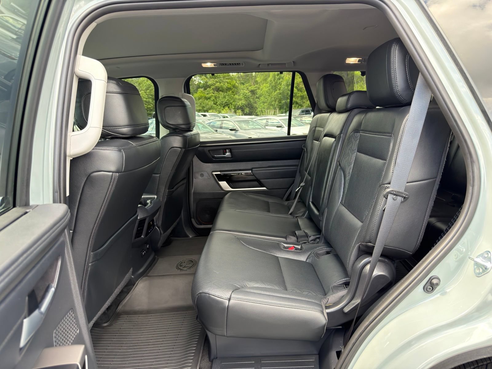 Used 2024 Toyota Sequoia Limited w/ Tow Technology Package AWD/4WD image 29