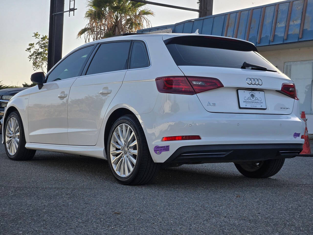 Used 2016 Audi A3 e-tron Premium Plus w/ Premium Plus Package FWD image 12