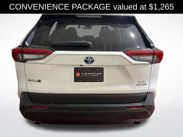 Used 2022 Toyota RAV4 XLE w/ Convenience Package AWD/4WD image 4
