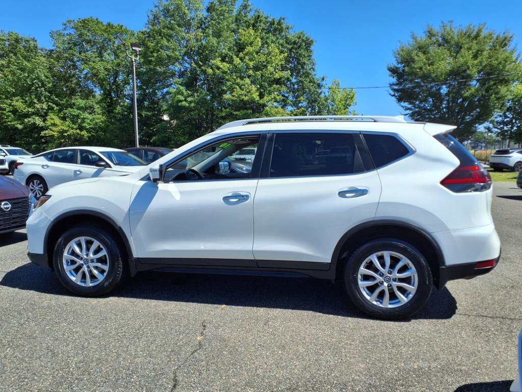 Used 2018 Nissan Rogue SV w/ Sun & Sound Touring Package AWD/4WD image 3