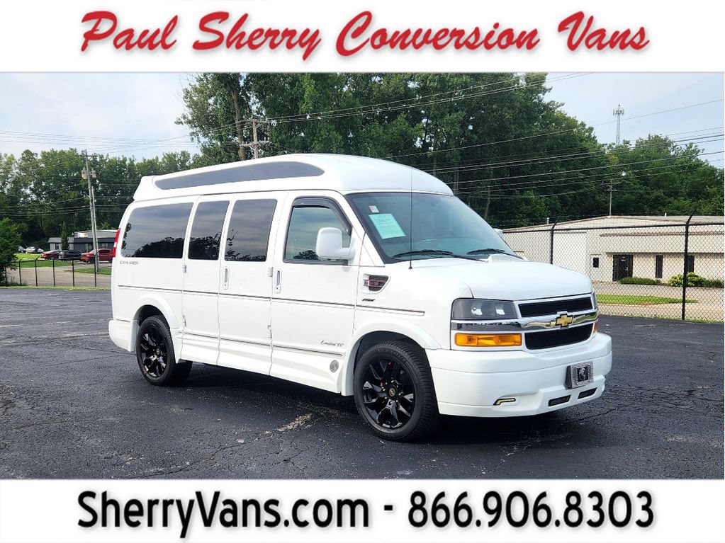 Used 2023 Chevrolet Express 2500 RWD image 1