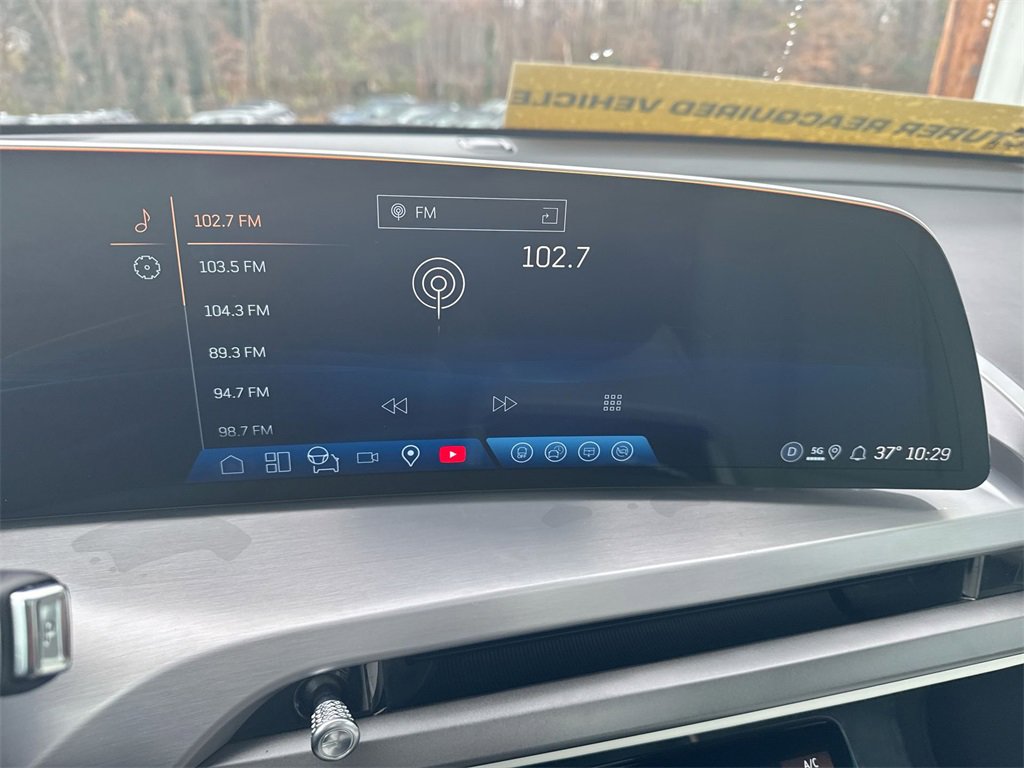 Used 2026 Cadillac Vistiq Sport image 25