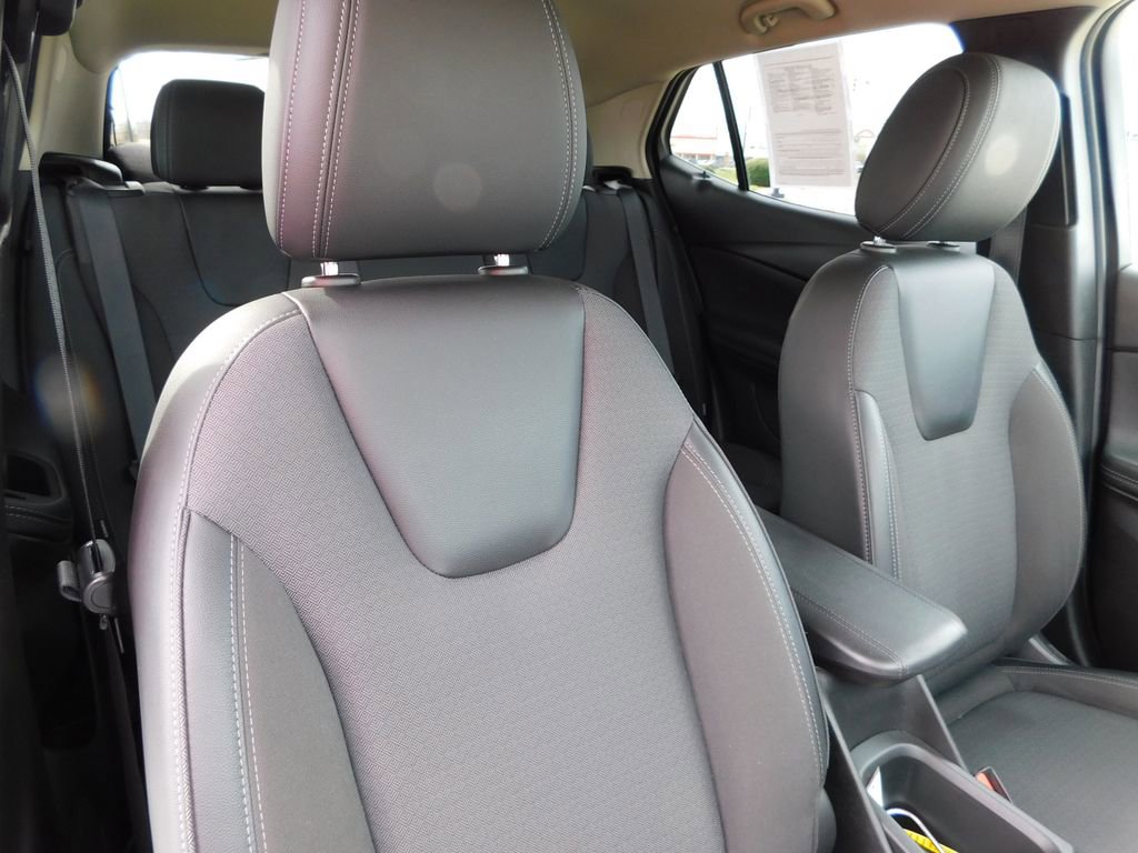 Used 2023 Buick Encore GX Preferred w/ Cold Weather Comfort Package image 19