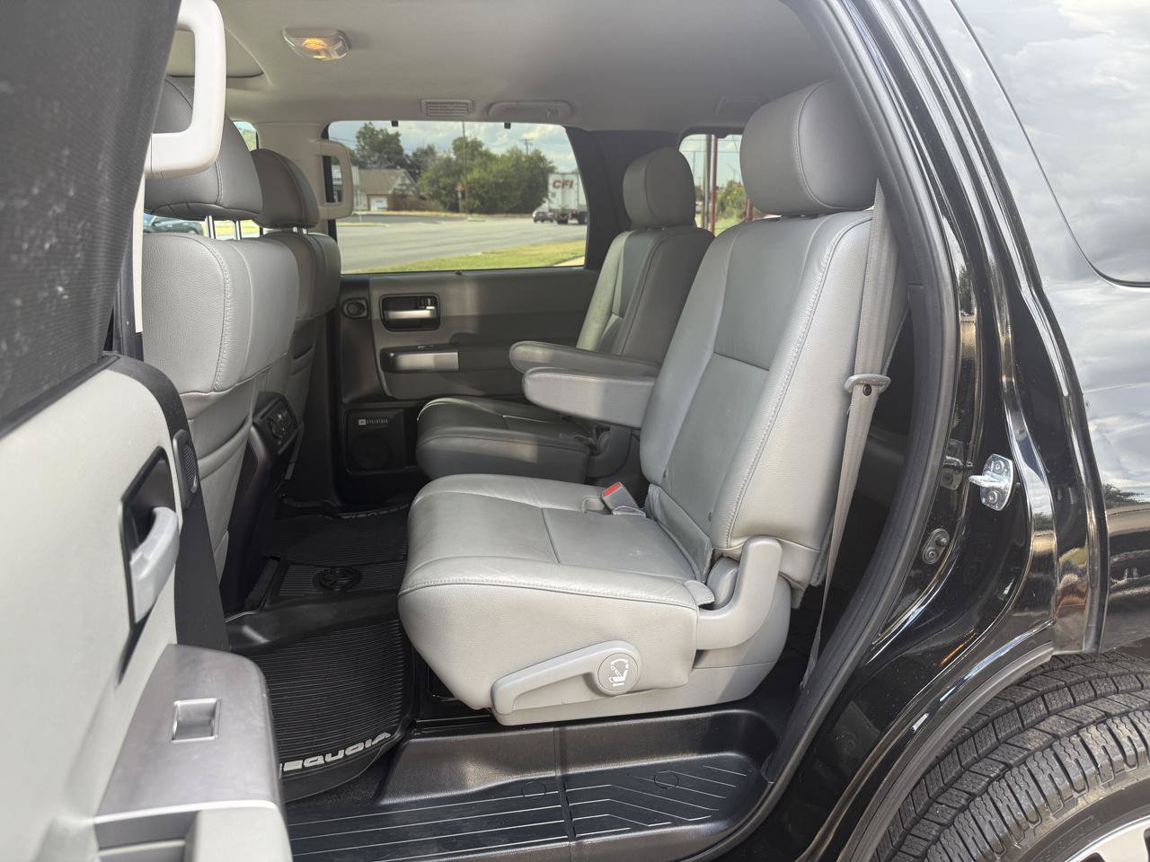 Used 2018 Toyota Sequoia Limited w/ Safety & Convenience Package AWD/4WD image 5
