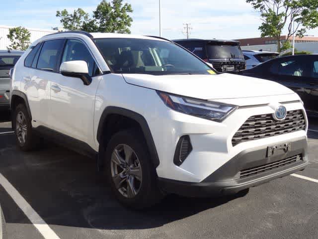Used 2024 Toyota RAV4 XLE AWD/4WD image 4