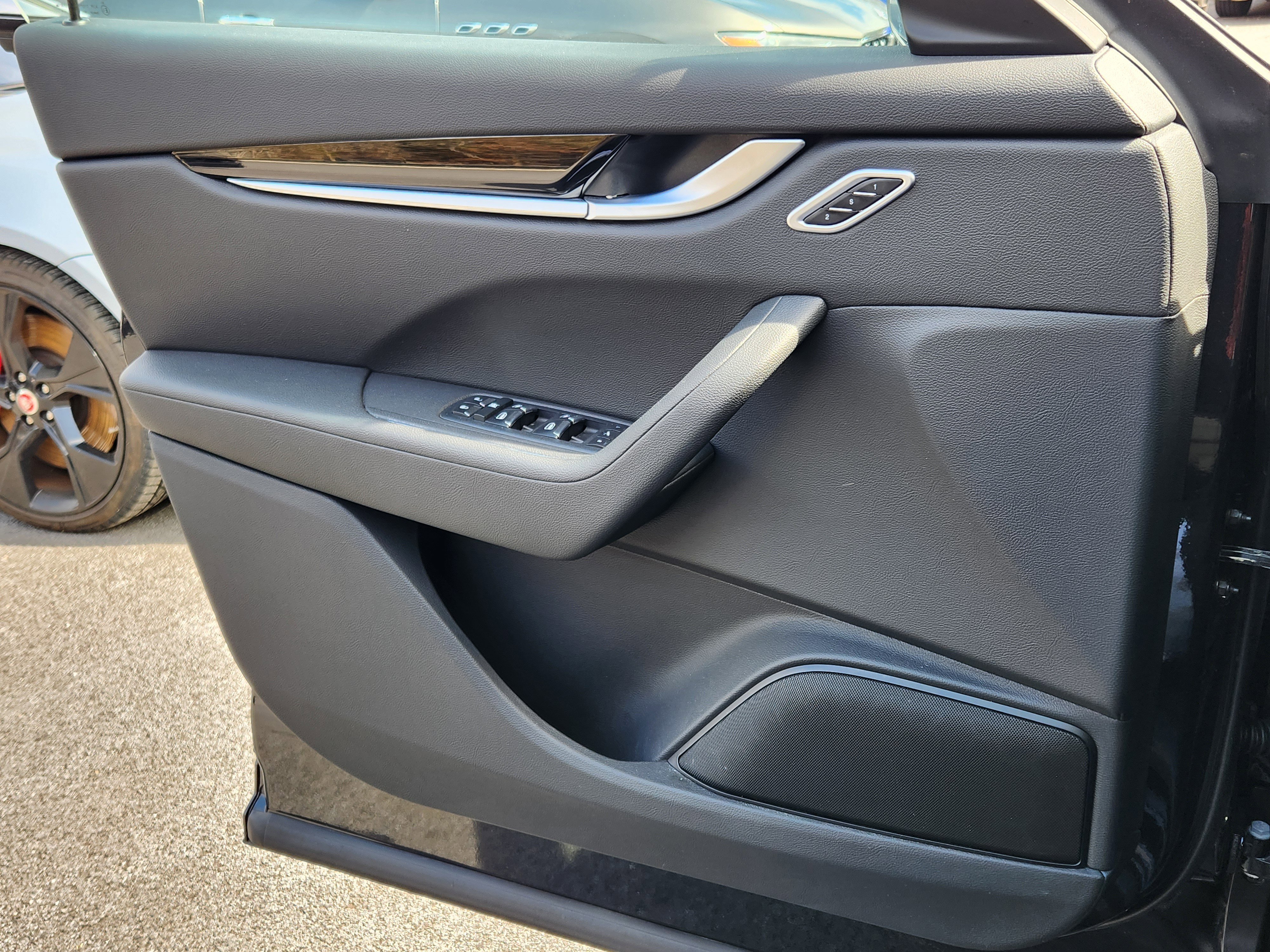 Used 2023 Maserati Levante GT image 30