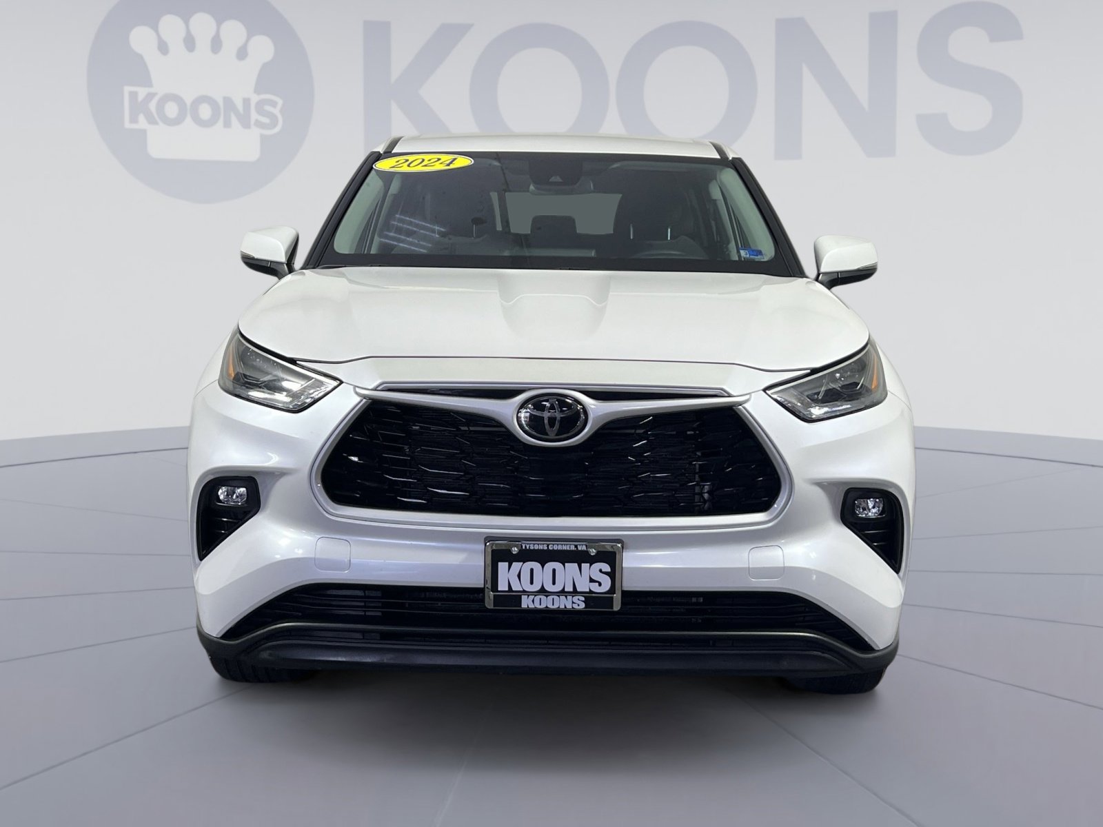 Used 2024 Toyota Highlander LE image 11