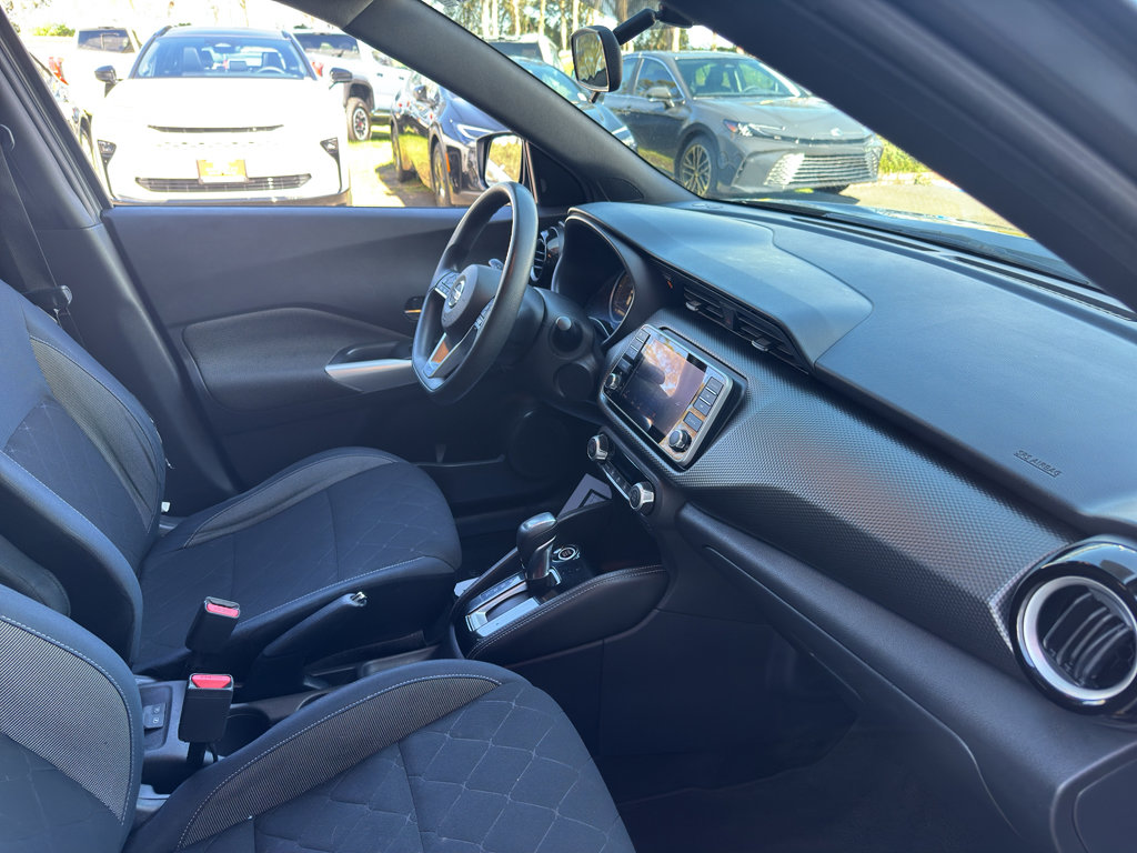 Used 2018 Nissan Kicks SV image 18